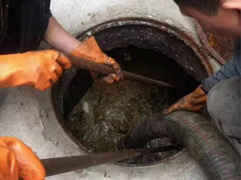 祥云清理化粪池时如何避免沼气的危害?